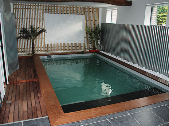 Mini piscine tout équipe