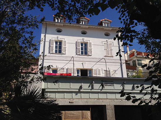 piscine-mise-en-place-sur-la-plateforme