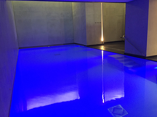 Eclairage multi couleur pour piscine