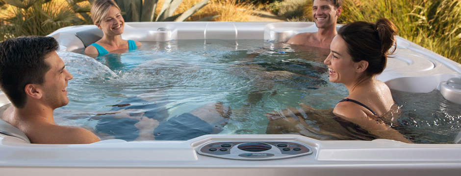 Spa familial avec appuie-têtes et jets de massage